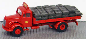 MB L 311 Pritschen-LKW Circus Krone