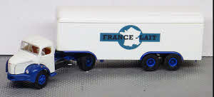 Berliet GLR 8 Koffer-SZ France Lait